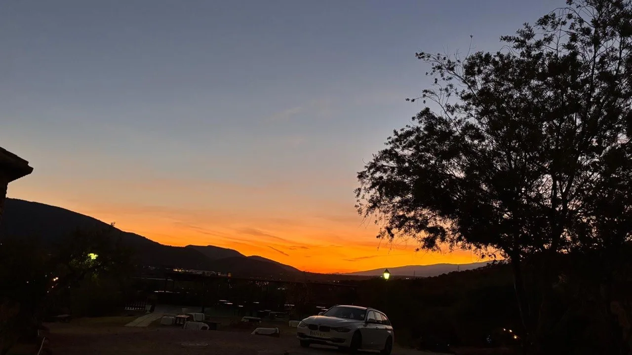 Atardecer Panorámico sobre el Valle